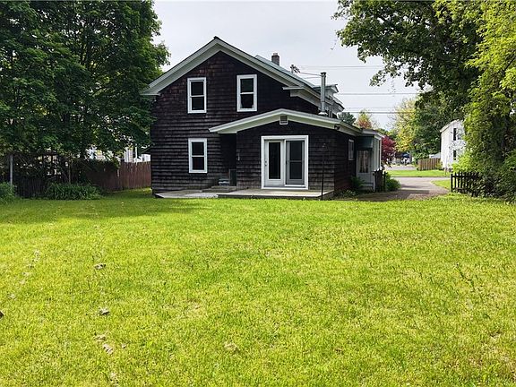3rd image of 7 Sheldon St