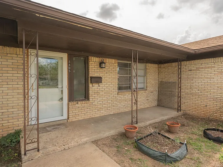5405 Westgate Dr — Photo 4