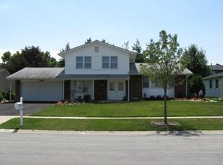 1551 Oregon Trl, Elk Grove Village, IL 60007