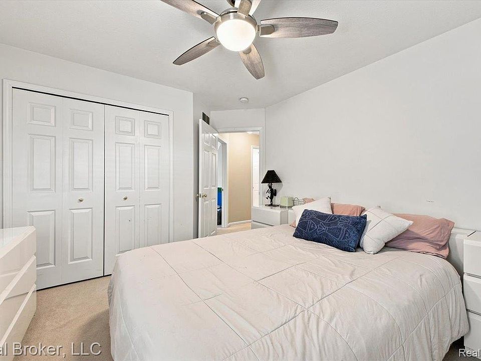8184 Baypointe Dr, photo 30