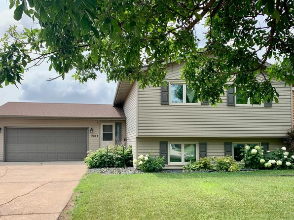 1507 14 1/2 Ave E, West Fargo, ND 58078
