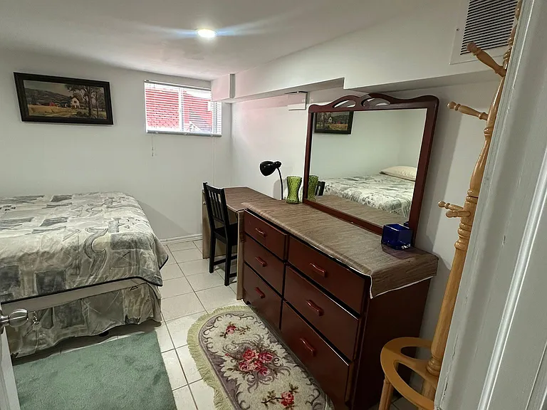 145 Gladstone Ave — Photo 22