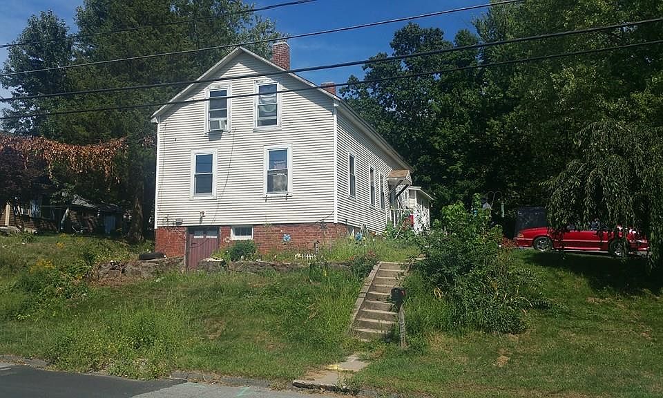 2nd image of 33 Washington St