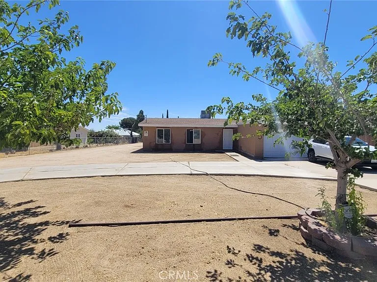 10799 Redwood Ave — Photo 1