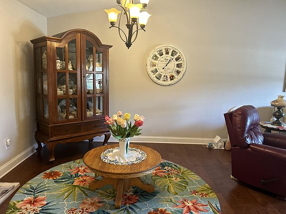 5th image of 1709 Chelsa Dr NE