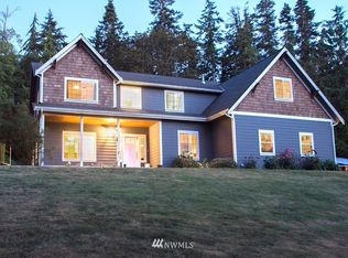 594 N Maple Ridge Ln, Camano Island, WA 98282