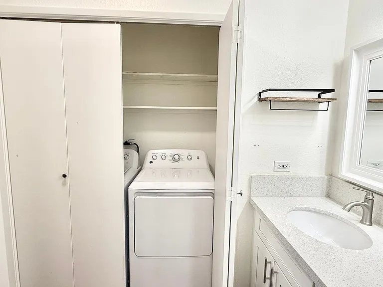 1255 Nuuanu Ave #E1614 — Photo 15