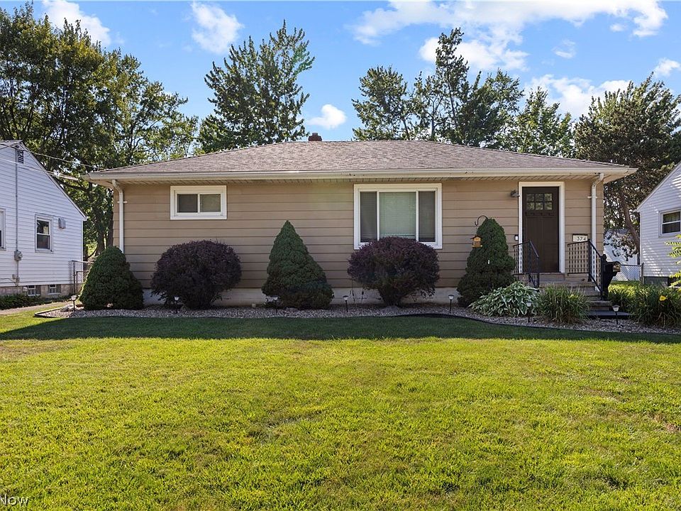 1st image of 374 White Oak Dr