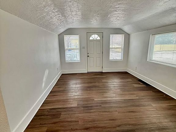 5th image of 624 W Benton St