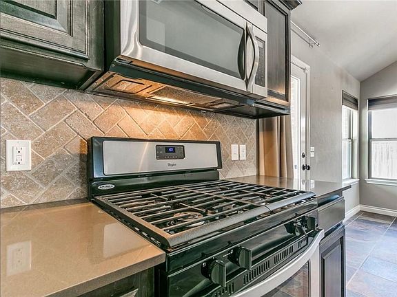 3rd image of 2900 Trailwood Dr