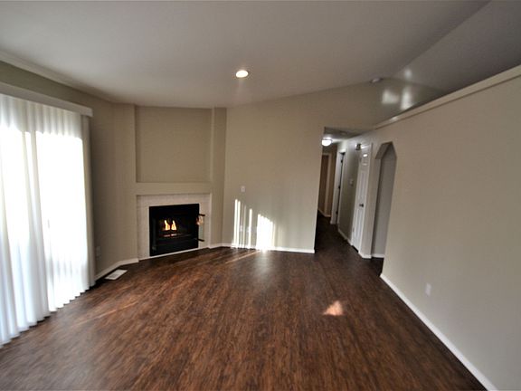 4th image of 1610 56th Ave NE
