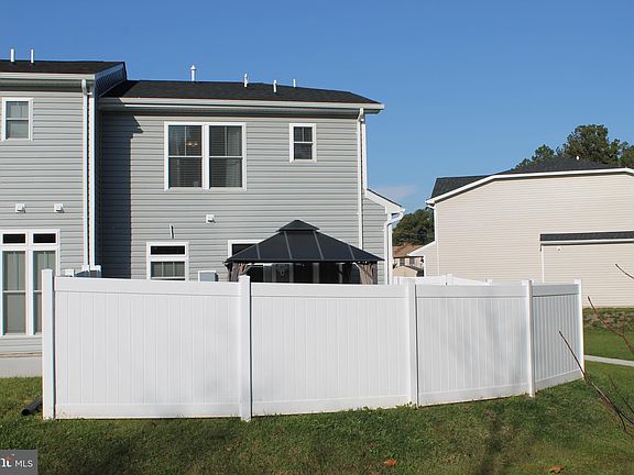 5th image of 114 Stella Ct