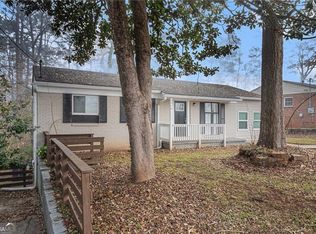 6979 Bruce Cir, Lithonia, GA 30058