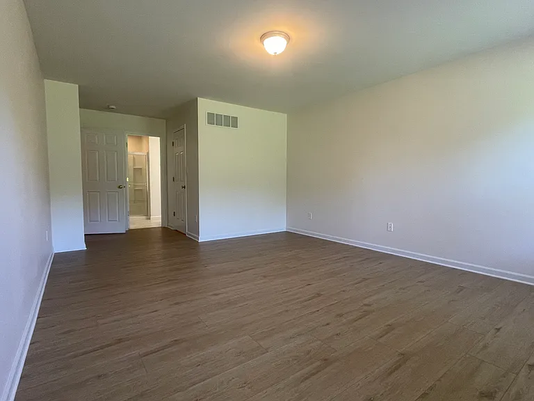 5526 Ashboro Dr — Photo 17