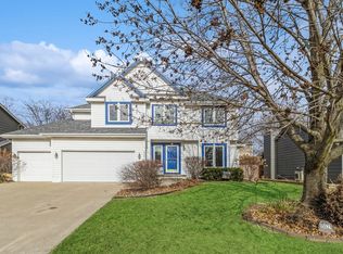 15021 Rosewood Dr, Clive, IA 50325