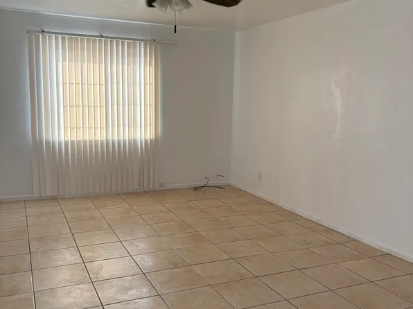 1912 Ridge Rd, Bakersfield, CA 93305