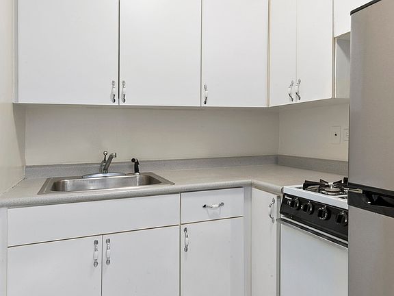 4th image of 520 E 81st St APT 6E