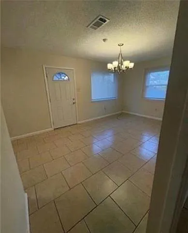 437 Whitney Ave — Photo 6