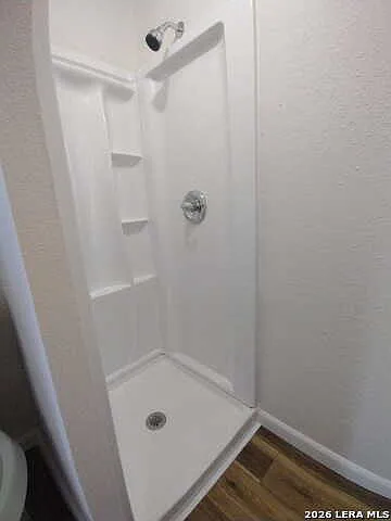 1 bed, 1.0 bath, 836 sqft, $925 — Photo 2