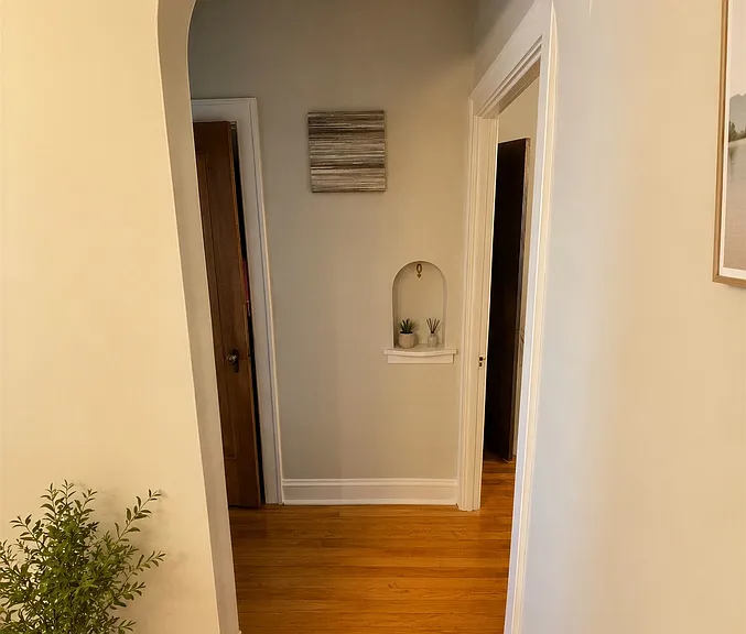 2836 N Lockwood Ave #2B — Photo 8