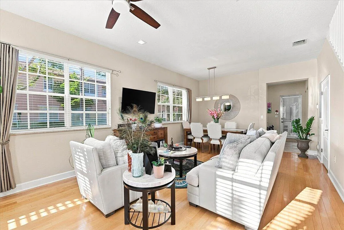 3 bed, 2.5 bath, 1660 sqft, $3,400 — Photo 3