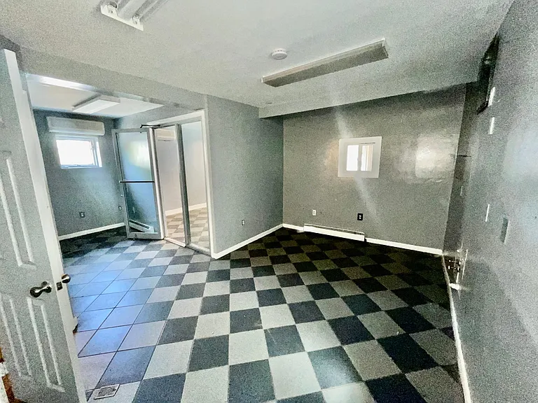 425 Main St #FRONT — Photo 8