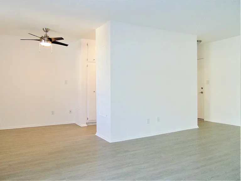 1370 Veteran Ave — Photo 13