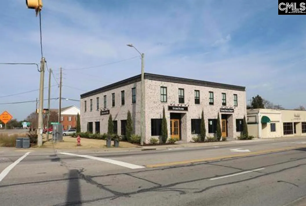 Building Photo - 840 Meeting St #B2