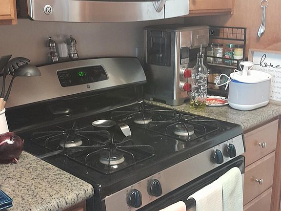 3rd image of 505 D Ave #505