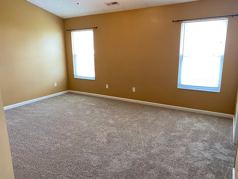 1040 Gleason Dr — Photo 10