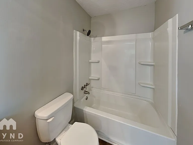785 Edenton Ct — Photo 10