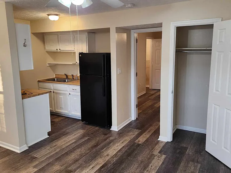 163 Transcript Ave #10 — Photo 1
