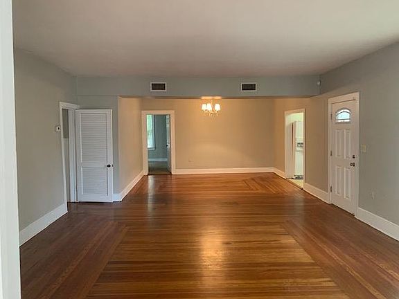 2nd image of 50 Carrera St #Downstairs