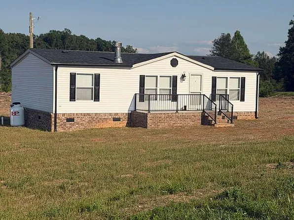 20 Meadows Farm Rd, Blairs, VA 24527