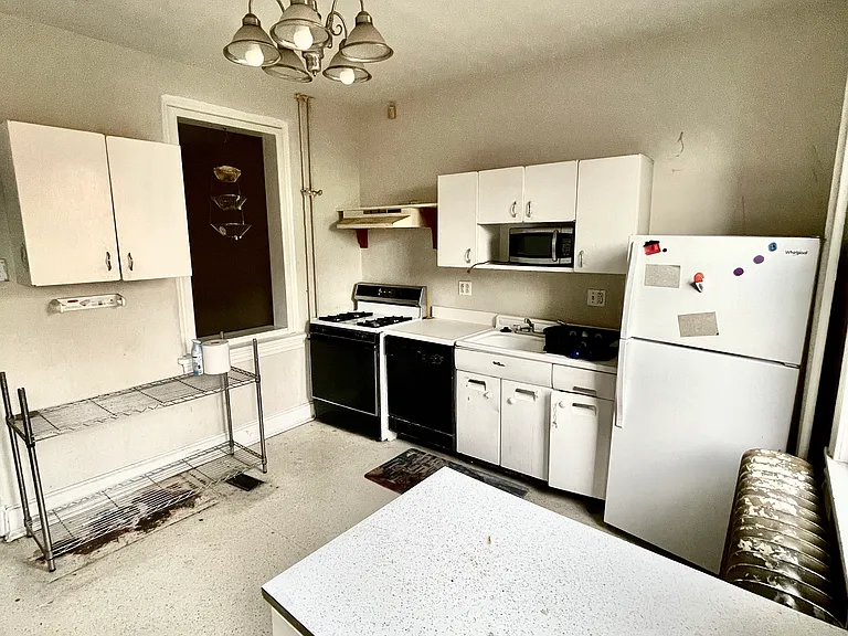 3650 Calumet St — Photo 6