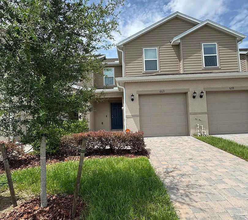 663 Meadows Edge Pl
