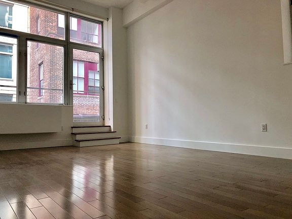 4th image of 321 W 37th St APT 8F
