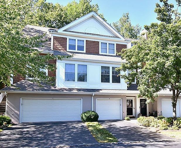 1st image of 11 Glen Hill Ln