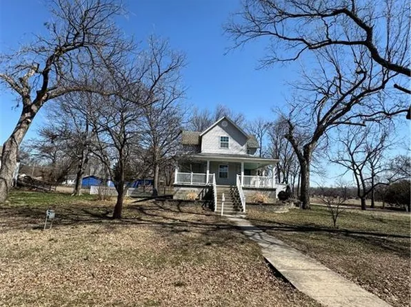 523 S Oak St, Iola, KS 66749