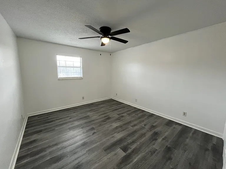 204 W Bernard Ave #5 — Photo 6