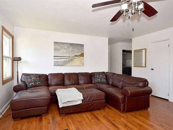 3rd image of 2530 Forest Glen Pkwy