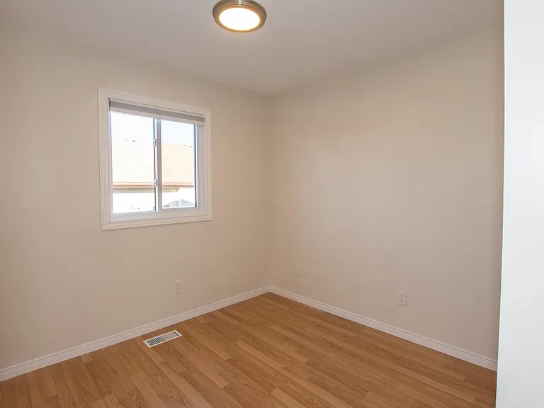 39 Mayfair Dr — Photo 17