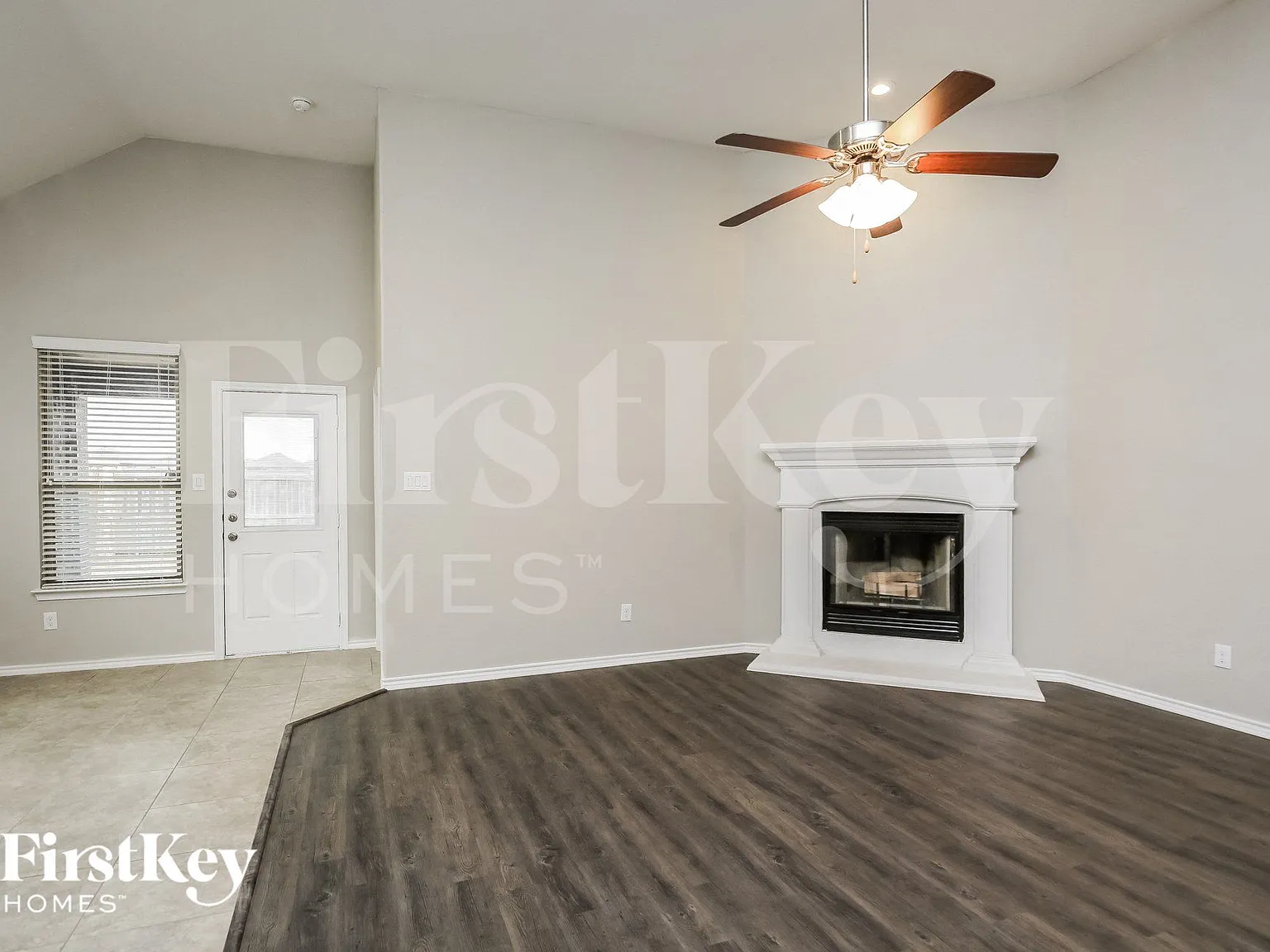 3 bed, 2.0 bath, 1671 sqft, $2,345 — Photo 2