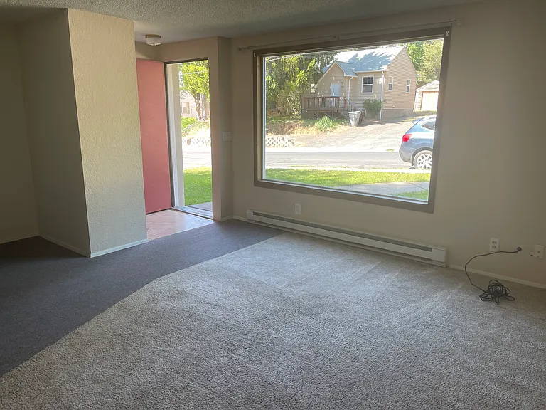 1165-1167 NE Harvey Rd #1165-1167 — Photo 9