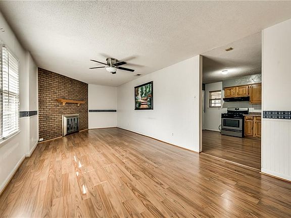 3rd image of 1131 Tierra Dr