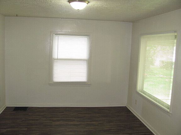 4th image of 1840 N Linwood Ave