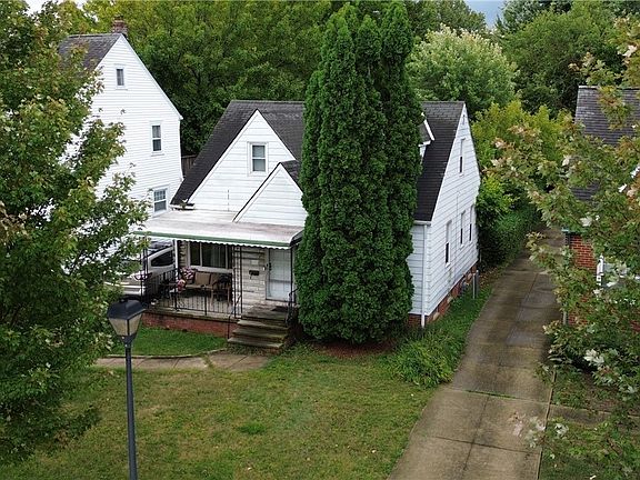 3rd image of 19700 Newton Ave
