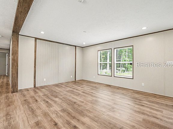 4th image of 75 Seabrook Center Road