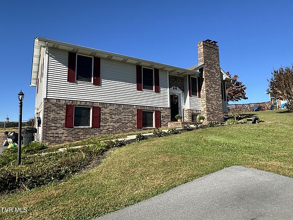 2nd image of 351 Camelot Dr