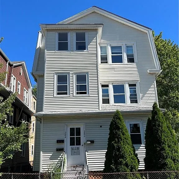 284 Hillside Ave — Photo 1